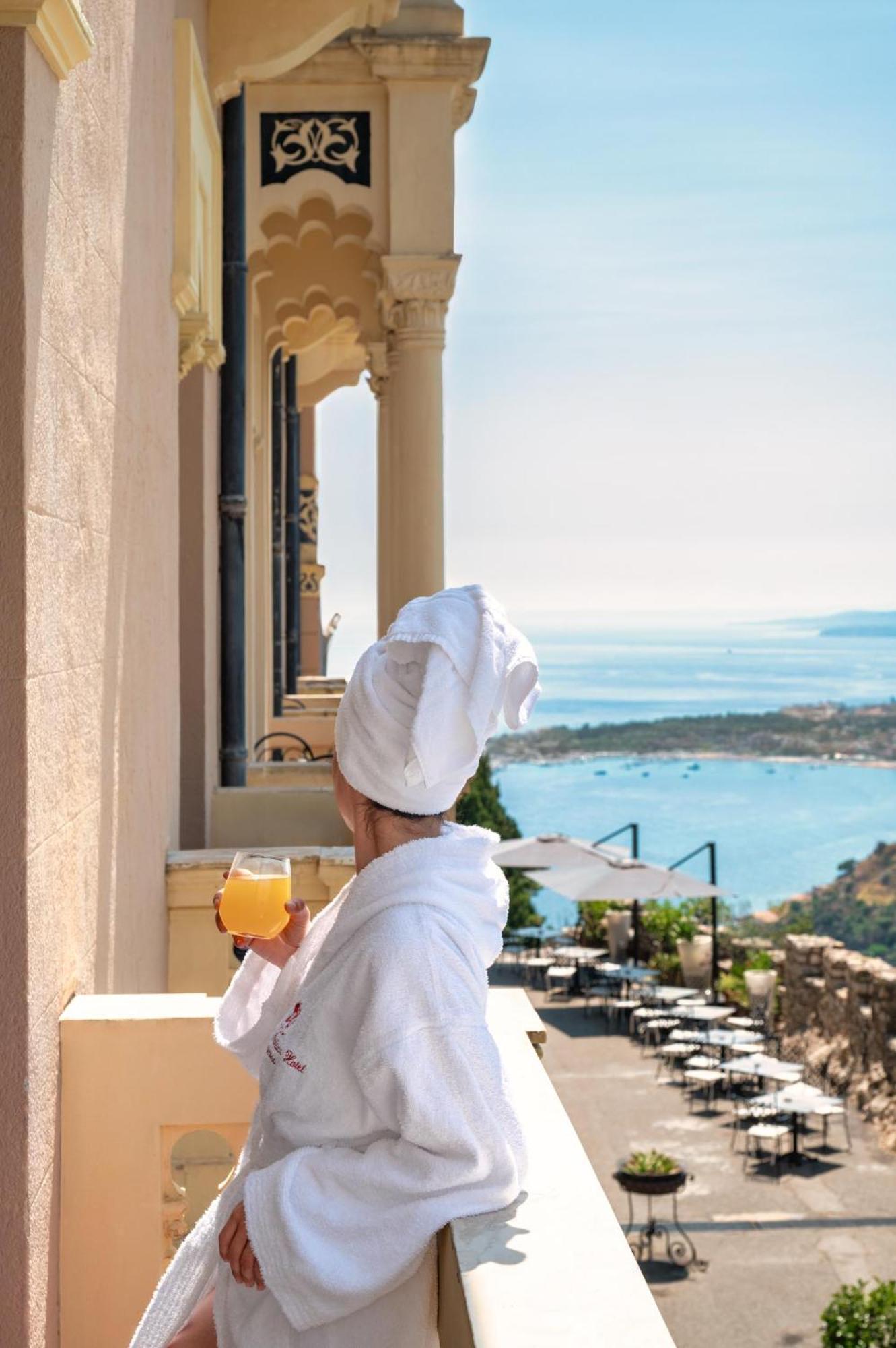 Camera Deluxe Matrimoniale/Doppia con Letti Singoli con Balcone e Vista dell’Etna